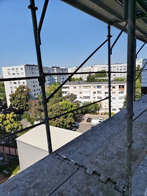 Schelă și fațadă — Ilioara Residence, Aleea Eprubetei 7-11, Sector 3 București, 25 august 2026
