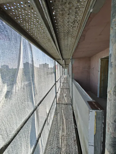 Schelă și fațadă — Ilioara Residence, Aleea Eprubetei 7-11, Sector 3 București, 25 august 2026